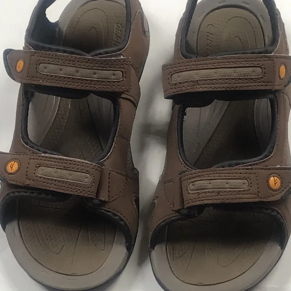 Owaka JR HI - TEC HIKING SANDALS UNISEX SIZE 6US JR